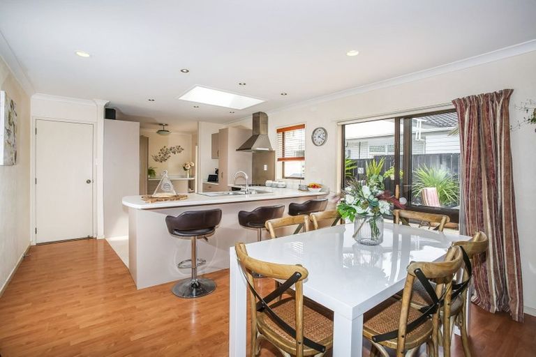 Photo of property in 8 Brockton Avenue, Conifer Grove, Takanini, 2112