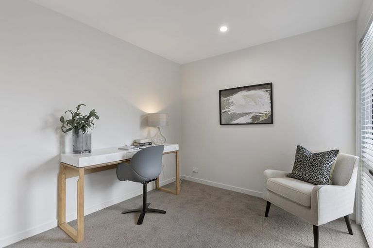 Photo of property in 11 Karaipiture Road, Karaka, 2124