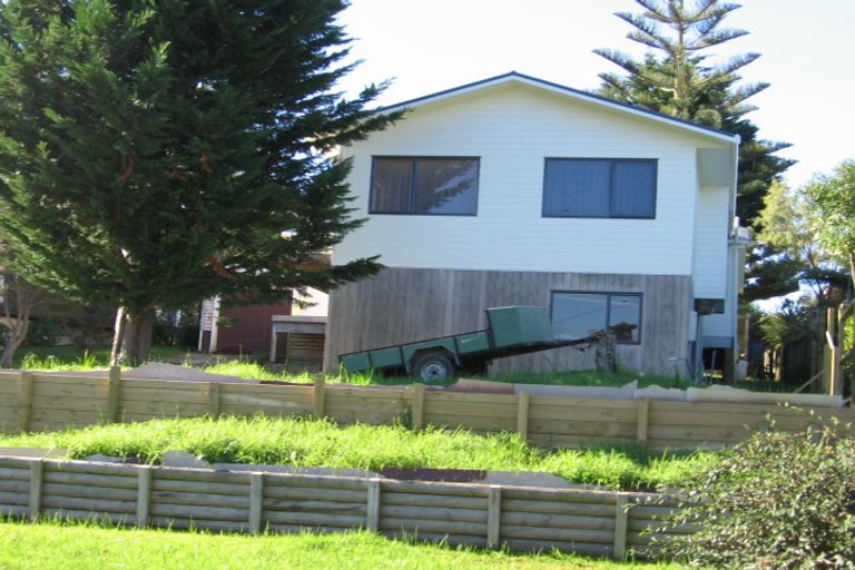 Photo of property in 17 Hammond Avenue, Hatfields Beach, Orewa, 0931