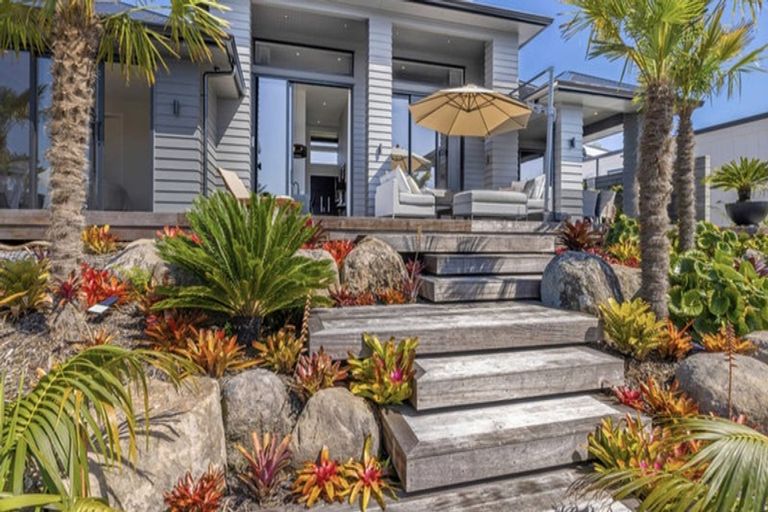 Photo of property in 13 Awatea Drive, Whitianga, 3510