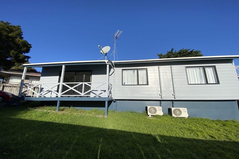 Photo of property in 6/17a Idesia Place, Totara Heights, Auckland, 2105