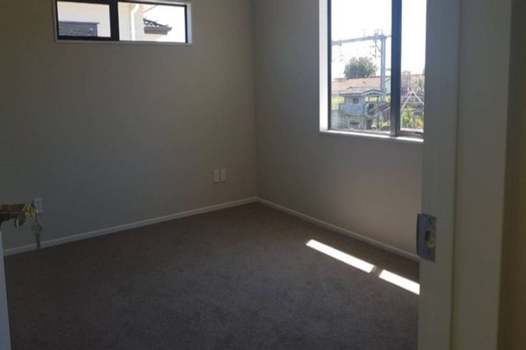 Photo of property in 54b Cambridge Terrace, Papatoetoe, Auckland, 2025