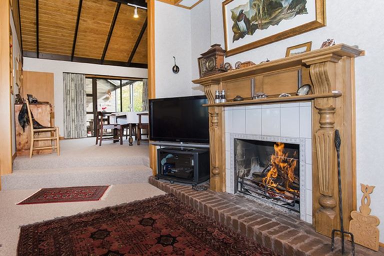 Photo of property in 52 Saddler Road, Muriwai, Gisborne, 4072