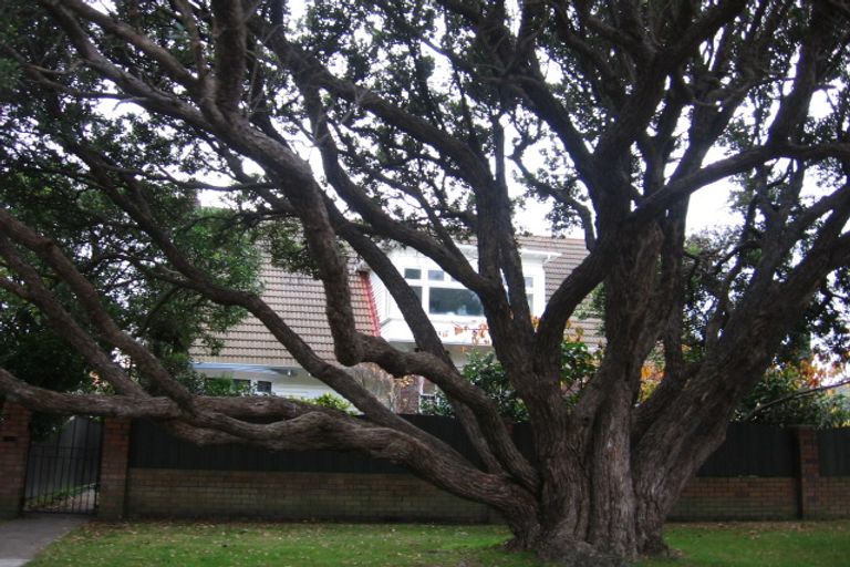 Photo of property in 15 Massey Avenue, Woburn, Lower Hutt, 5010