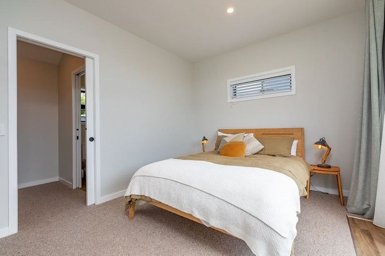 Photo of property in 33 Rauparaha Street, Waikanae Beach, Waikanae, 5036