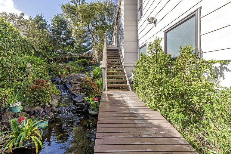 Photo of property in 27 Hale Crescent, Bayview, Auckland, 0629