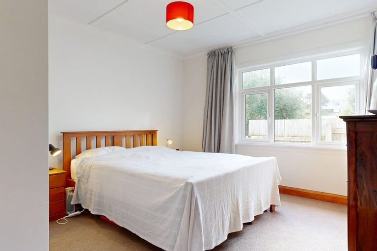 Photo of property in 2 Darlington Terrace, Miramar, Wellington, 6022