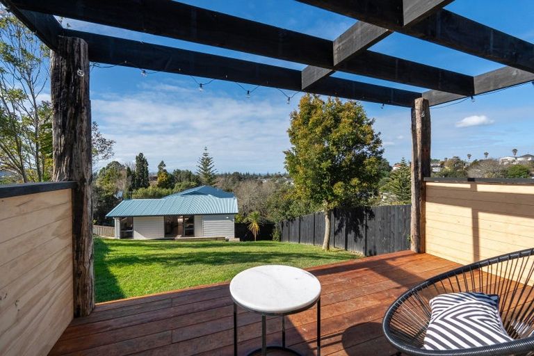 Photo of property in 22 Maori Hut Road, Red Beach, 0932