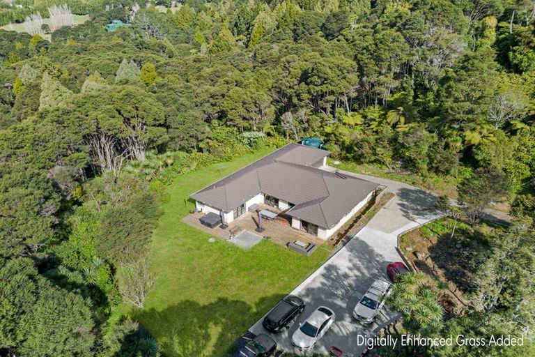 Photo of property in 296 Forest Hill Road, Waiatarua, Auckland, 0612