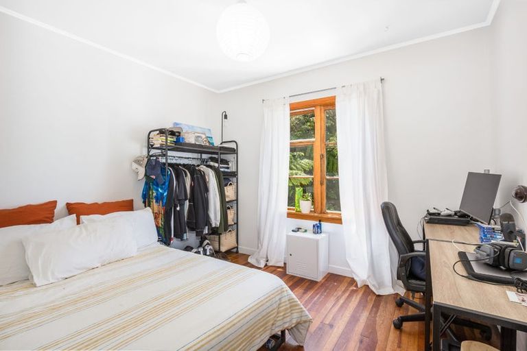 Photo of property in 63 Airlie Road, Plimmerton, Porirua, 5026