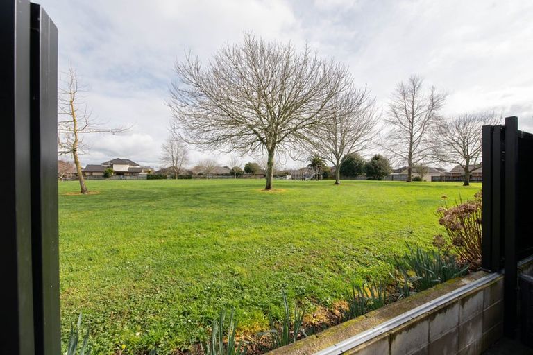 Photo of property in 52 Wiltshire Drive, Huntington, Hamilton, 3210