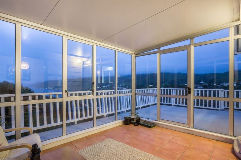 Photo of property in 18 Raroa Place, Pukerua Bay, 5026