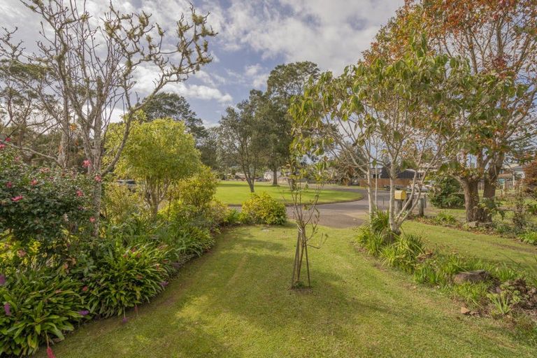 Photo of property in 10a Parkland Place, Whitianga, 3510