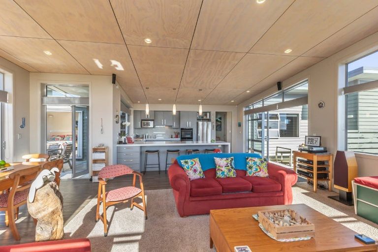 Photo of property in 31-33 Taonui Street, Waitarere Beach, Levin, 5510