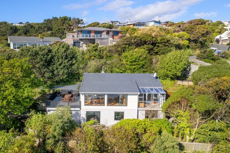 Photo of property in 5 Roys Road, Plimmerton, Porirua, 5026