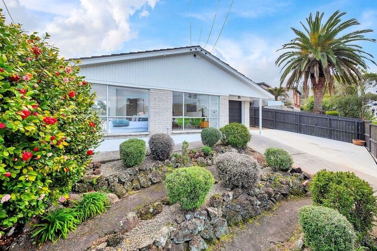 Photo of property in 1/52 Makora Road, Massey, Auckland, 0614