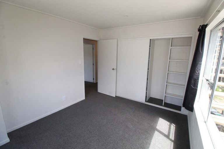 Photo of property in 25 Kamara Road, Glen Eden, Auckland, 0602