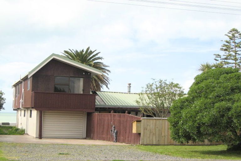 Photo of property in 33 Clifton Road, Haumoana, 4102