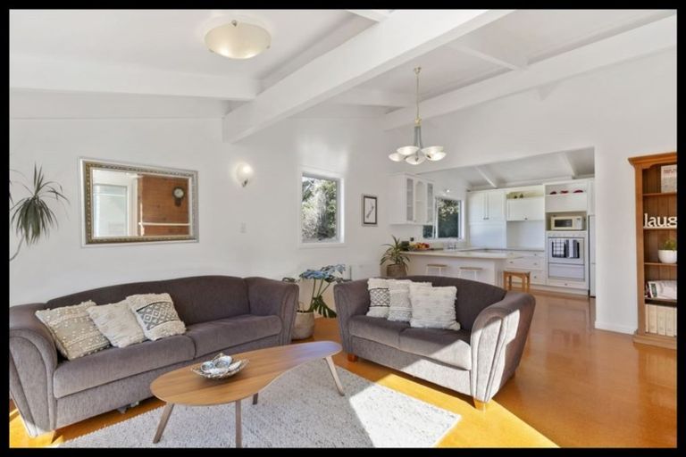 Photo of property in 19a Woodmancote Road, Khandallah, Wellington, 6035