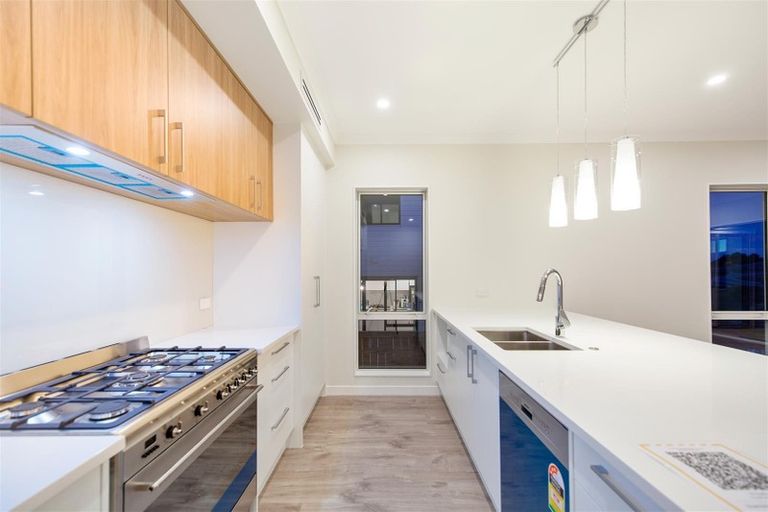 Photo of property in 175 Godfrey Drive, Orewa, 0931