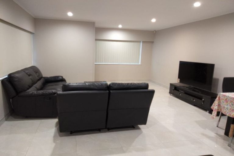 Photo of property in 3/54 Great South Road, Manurewa, Auckland, 2102