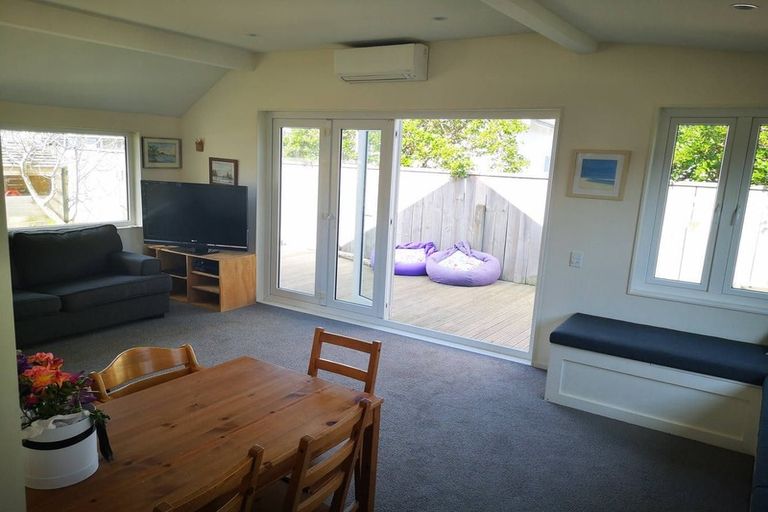 Photo of property in 78 Apu Crescent, Lyall Bay, Wellington, 6022