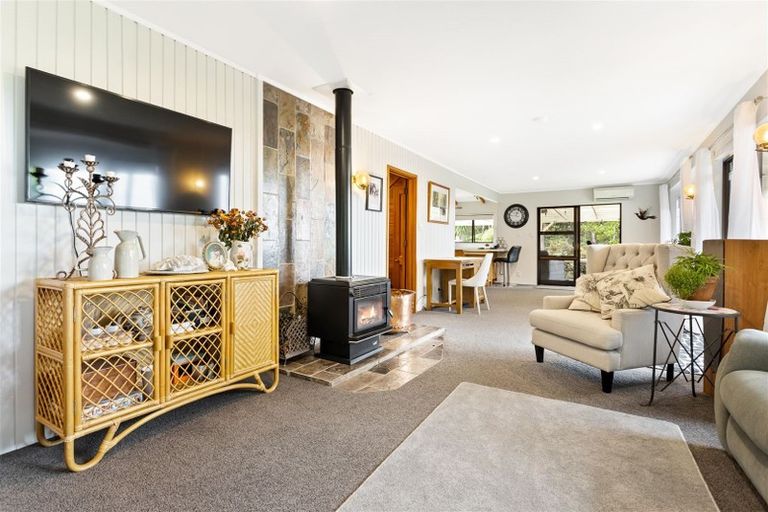 Photo of property in 38 Crows Road, Swanson, Auckland, 0614