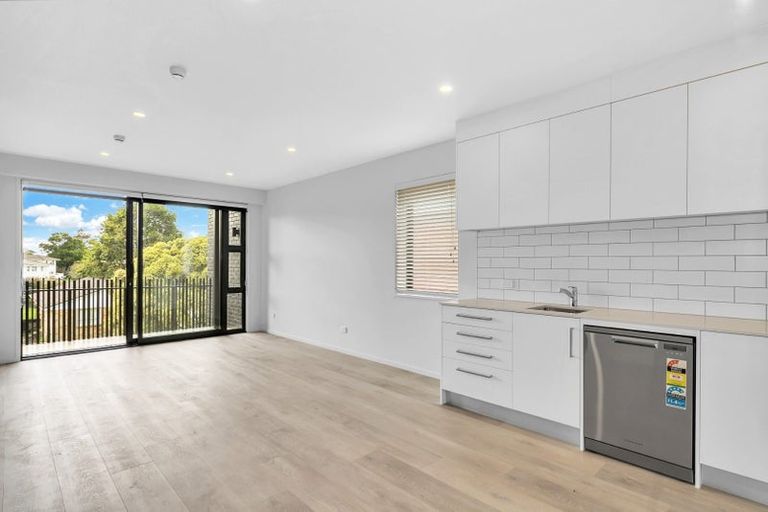 Photo of property in 104/2 Ko Street, Northcote, Auckland, 0627