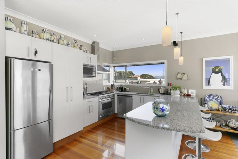 Photo of property in 16 Lakshmi Place, Khandallah, Wellington, 6035