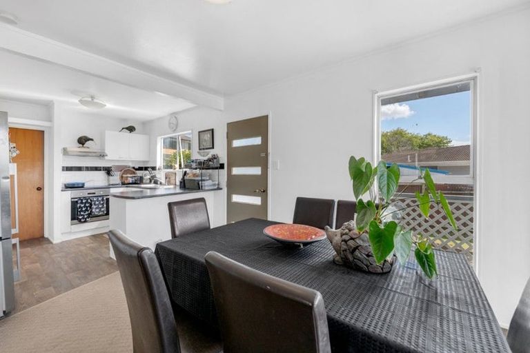 Photo of property in 14 Oreti Place, Clover Park, Auckland, 2019