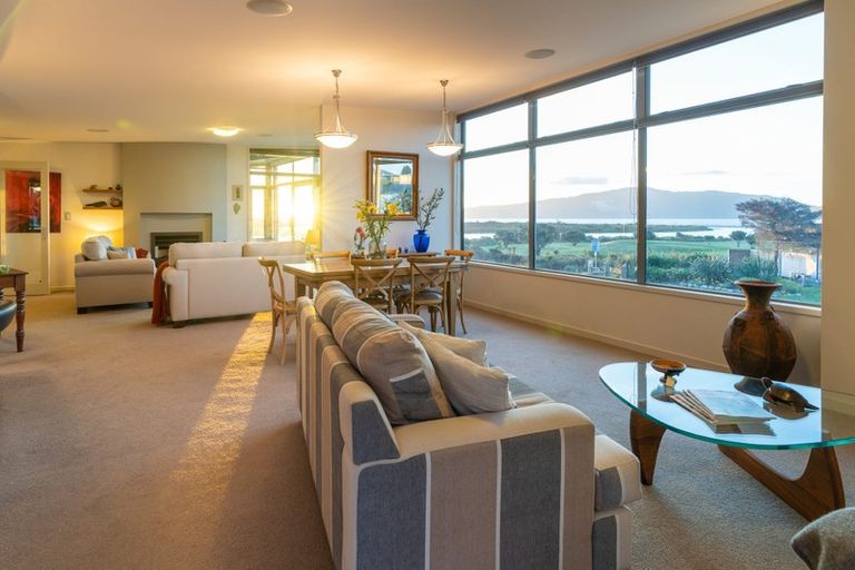 Photo of property in 116 Queens Road, Waikanae Beach, Waikanae, 5036