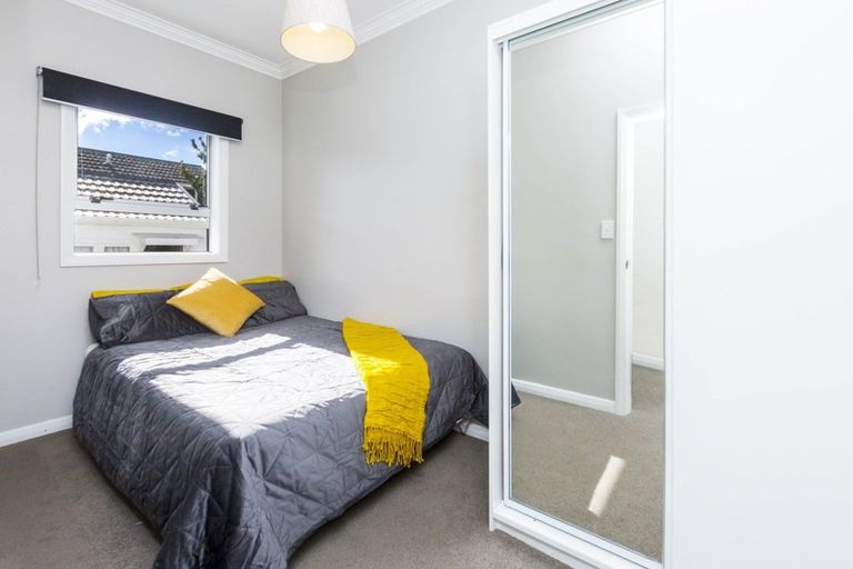 Photo of property in 2 Oxford Crescent, Ebdentown, Upper Hutt, 5018