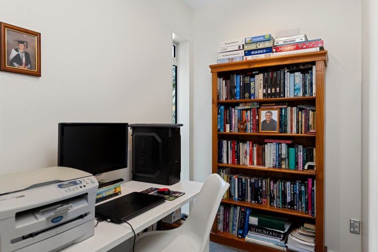 Photo of property in 18 Kenmure Drive, Huntsbury, Christchurch, 8022