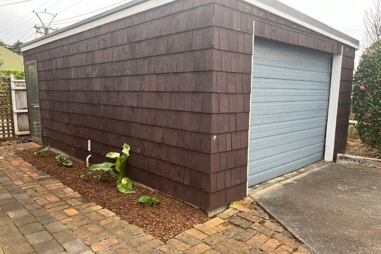 Photo of property in 1/5 Stratford Avenue, Milford, Auckland, 0620