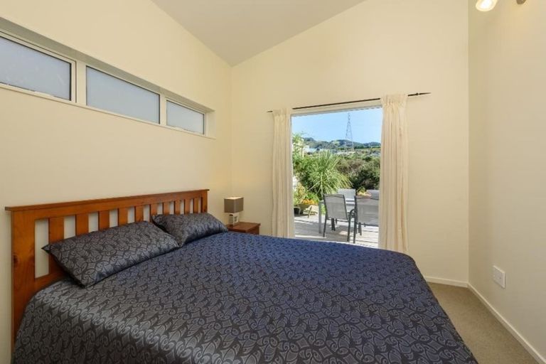 Photo of property in 16 James Nairn Grove, Riverstone Terraces, Upper Hutt, 5018