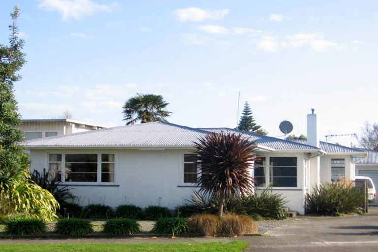 Photo of property in 75 College Street, Awapuni, Palmerston North, 4412