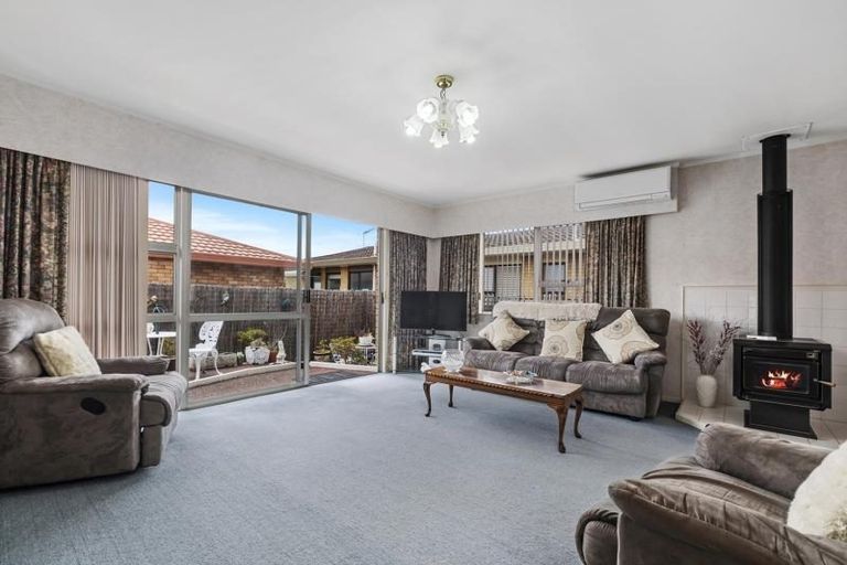 Photo of property in 23a Nukumea Common, Orewa, 0931