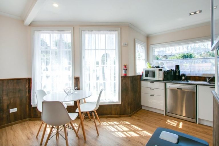 Photo of property in 32 Milton Road, Bluff Hill, Napier, 4110