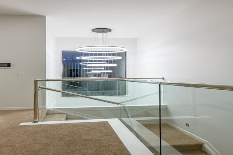 Photo of property in 2 Skua Road, Hobsonville, Auckland, 0616