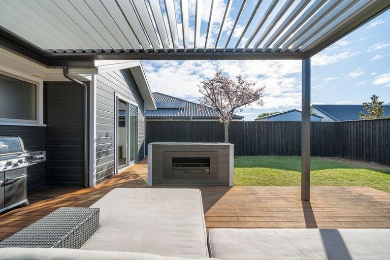 Photo of property in 8 Rostrevor Place, Mairehau, Christchurch, 8052