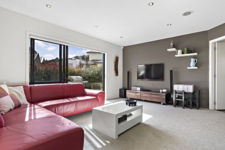 Photo of property in 22 Cresswell Place, Johnsonville, Wellington, 6037