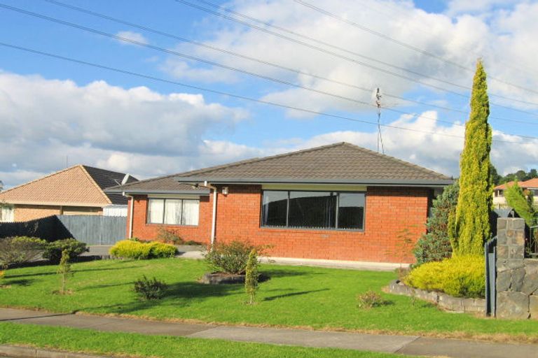 Photo of property in 4 Lowburn Place, Clover Park, Auckland, 2019