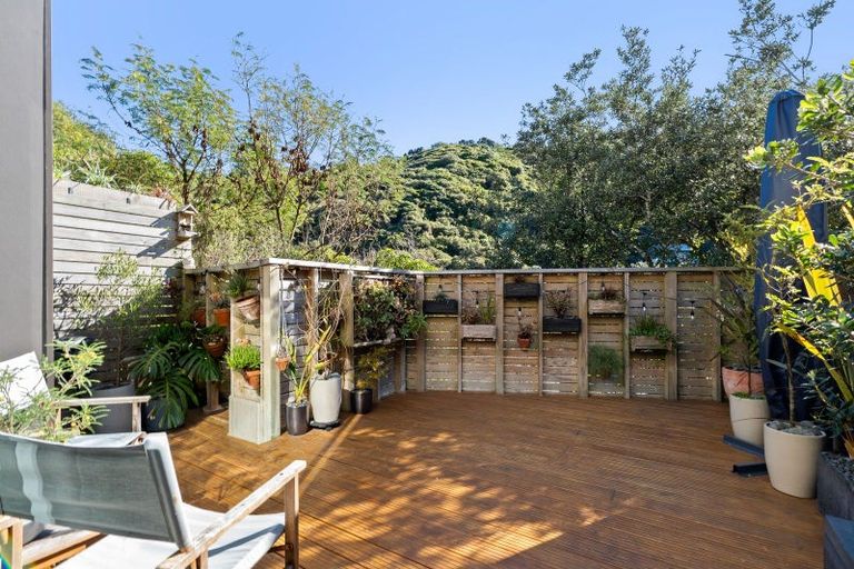 Photo of property in 10 Rua Kai Way, Brooklyn, Wellington, 6021