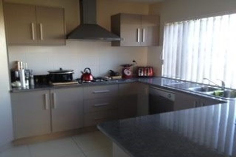 Photo of property in 11 Riverglade Parkway, Te Atatu South, Auckland, 0610