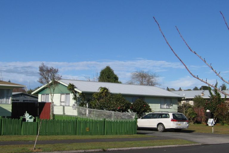 Photo of property in 15 Lindsay Crescent, Nawton, Hamilton, 3200