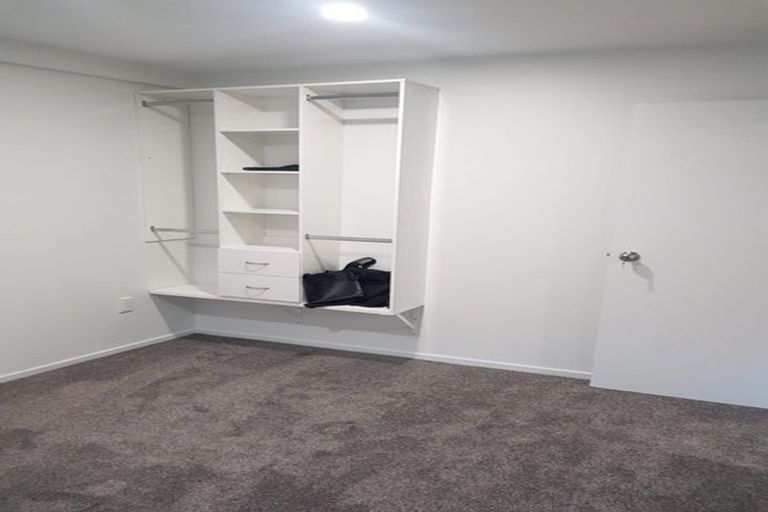 Photo of property in 35 Simon Ellice Drive, Bayview, Auckland, 0629