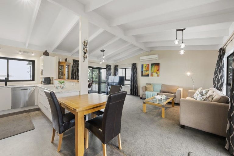 Photo of property in 8 First Avenue, Glenbrook, 2681