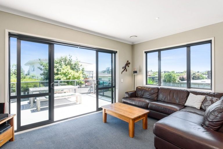 Photo of property in 15 Metzenthin Close, Raumati South, Paraparaumu, 5032