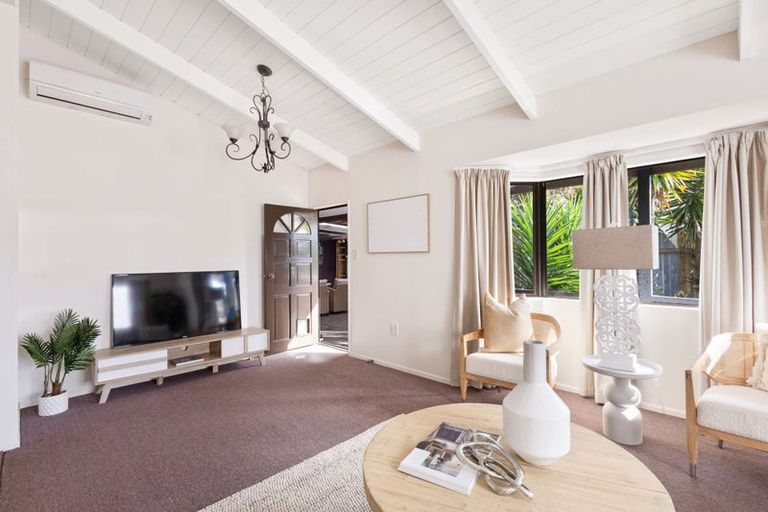 Photo of property in 38 Carlton Terrace, Westown, New Plymouth, 4310