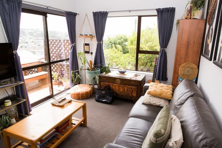 Photo of property in 8a Tarawera Road, Johnsonville, Wellington, 6037